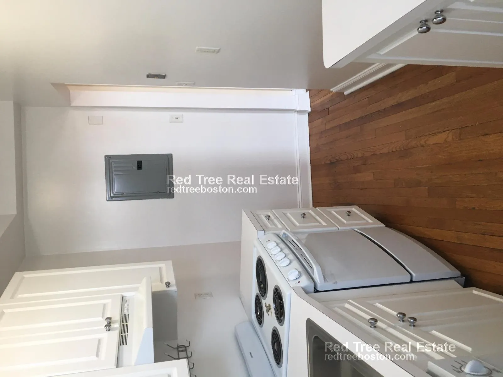 15 Green St, North Brookline