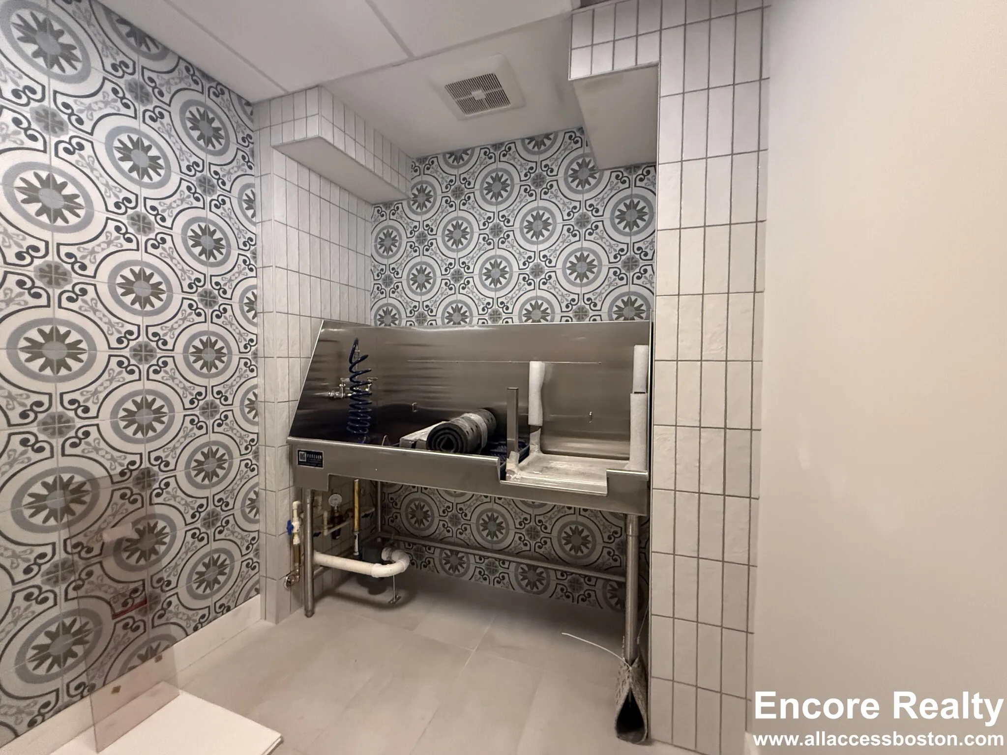 199 Gardner St, West Roxbury