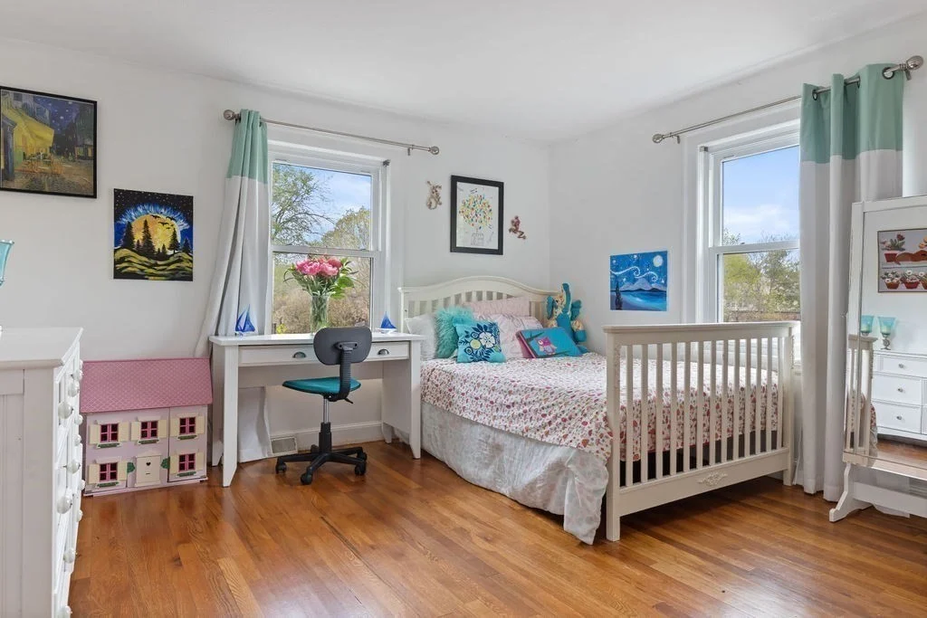 542 Commonwealth Ave, Newton