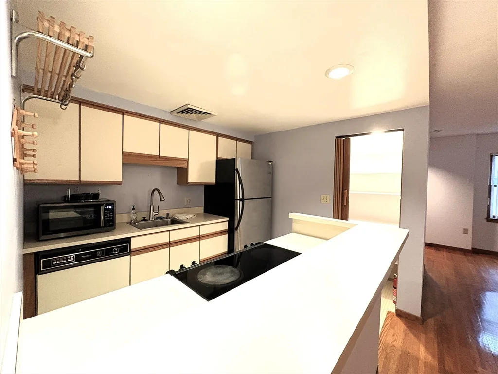 28 Parkman St, Coolidge Corner