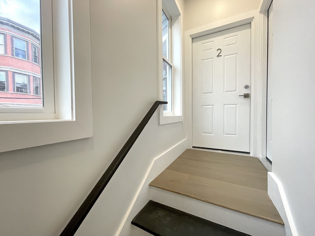 16 Delle Ave, Mission Hill