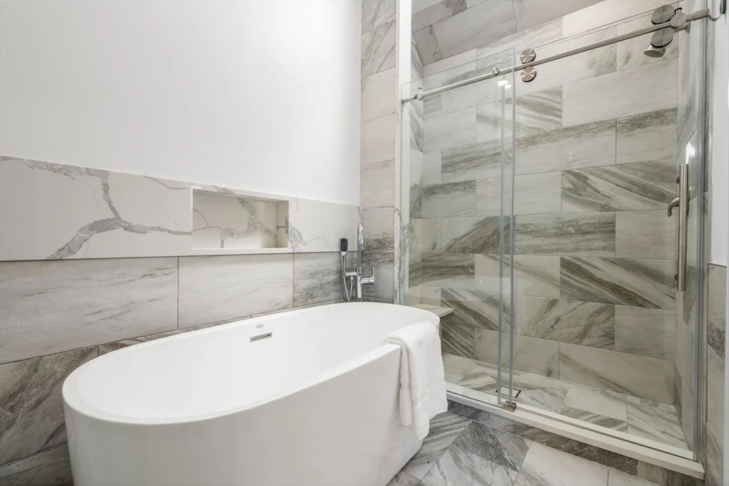 30 Whipple Rd, Lexington