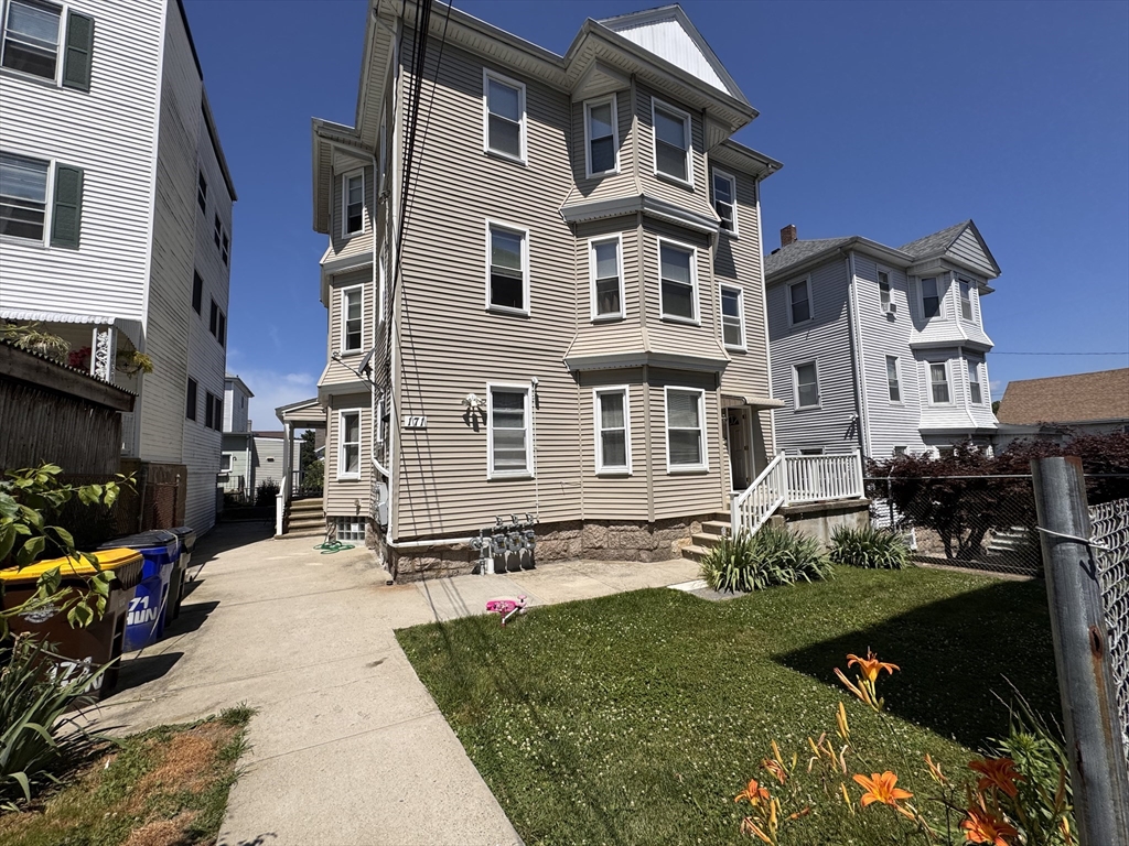 171 Hunter St, Fall River