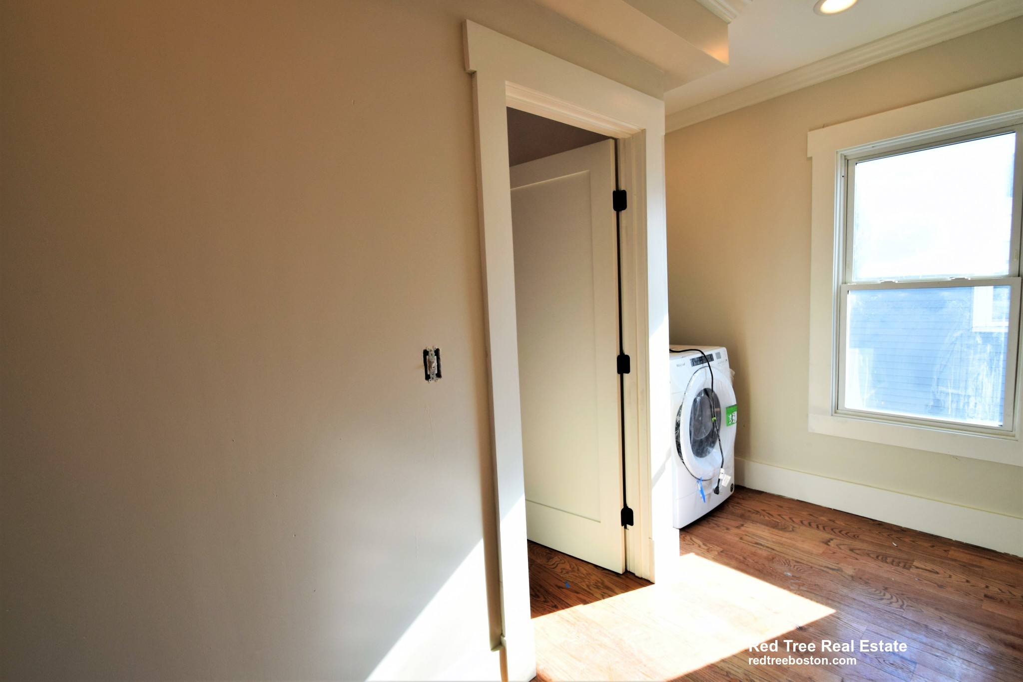 3916 Washington St, Roslindale