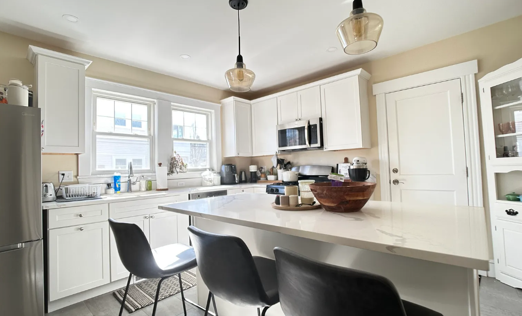 58 Hunnewell Ave, Oak Square