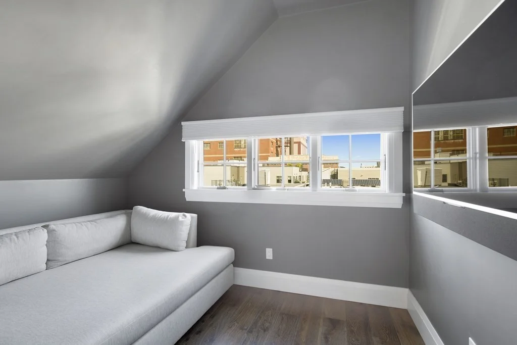 719 E 2nd St, South Boston