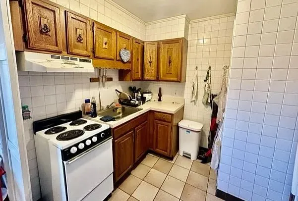 912 Beacon St, Fenway