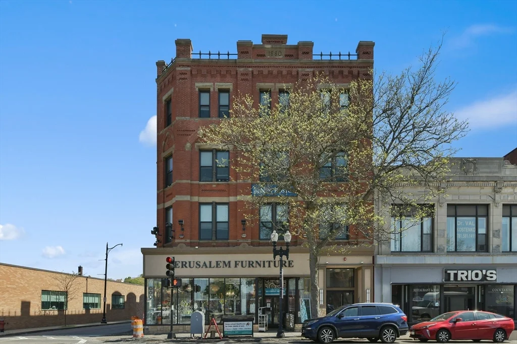 64 Market, Lynn