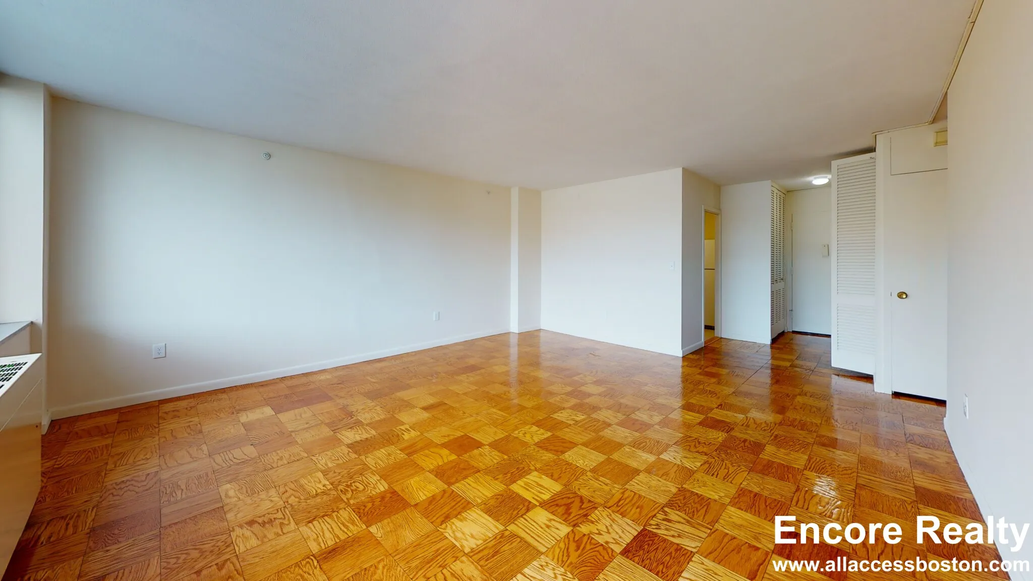 101 Monmouth Ct, Longwood