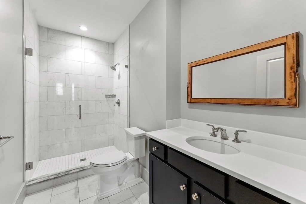 6 Main St Ext, Downtown