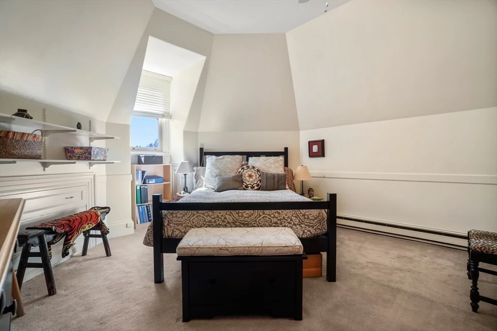 17 Gloucester St, Back Bay