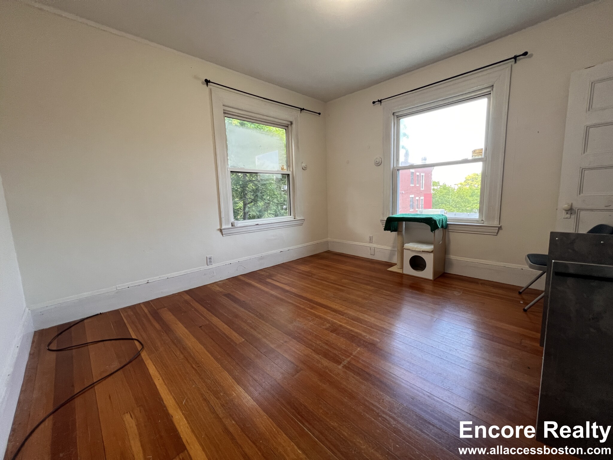 9 Kenwood St, North Brookline