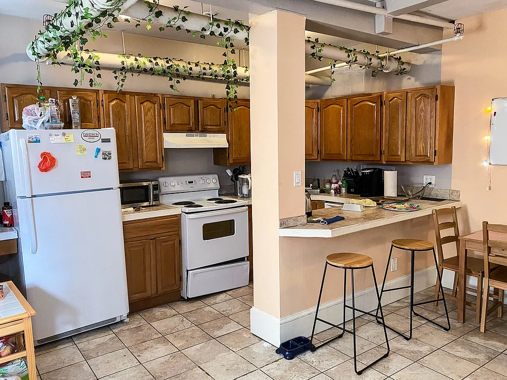 1056 Commonwealth Ave, Brighton
