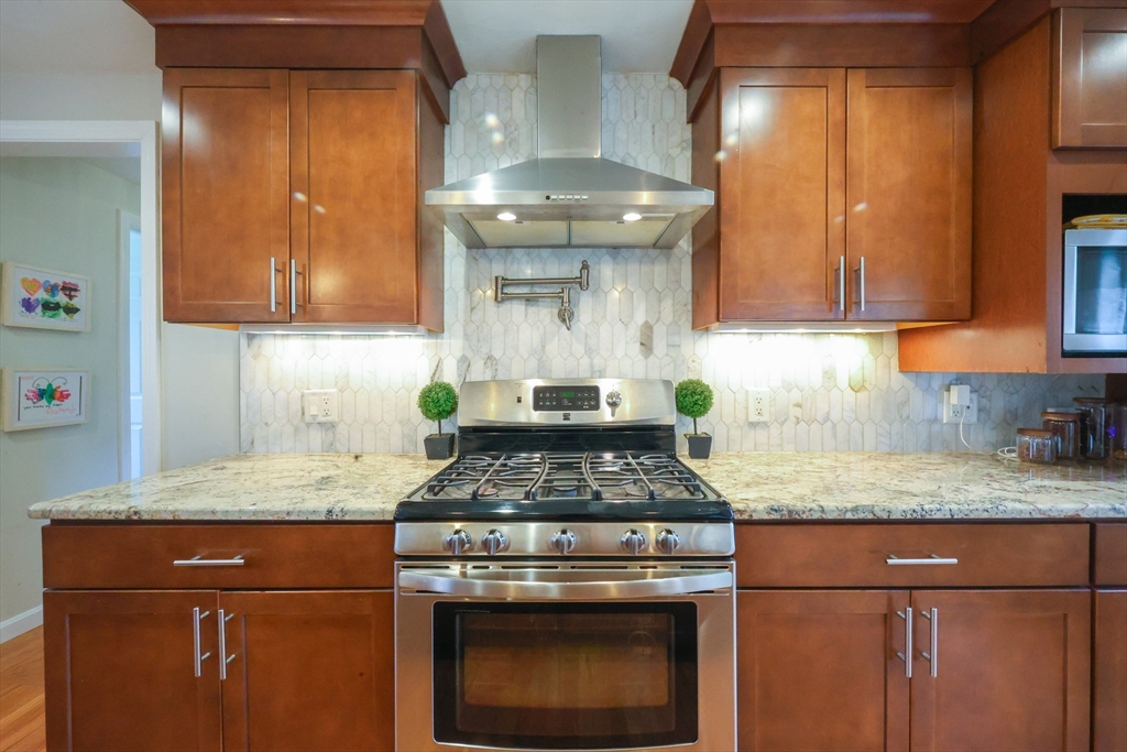 52 Galway Dr, North Attleboro