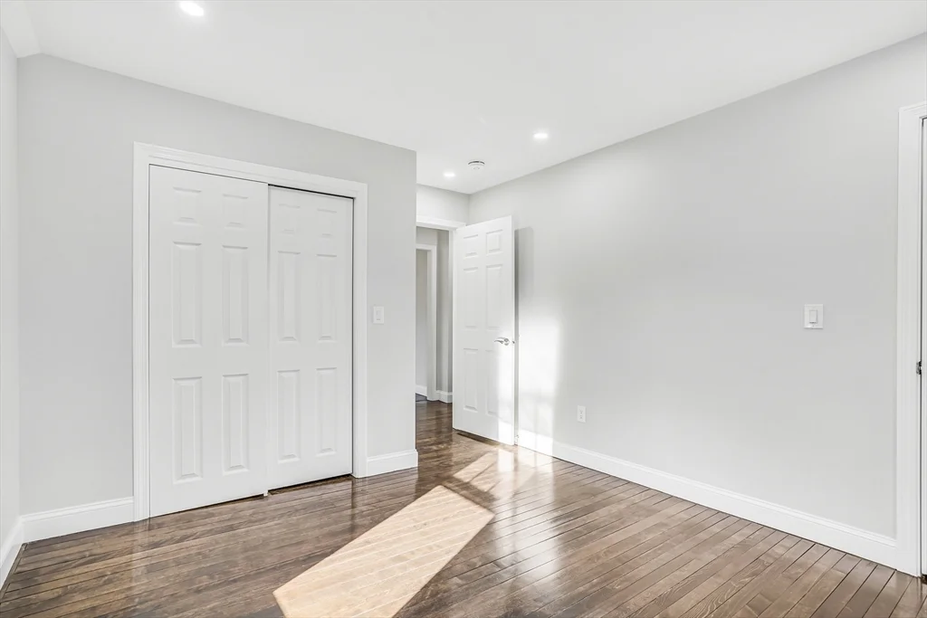 77 Maverick St, Fitchburg