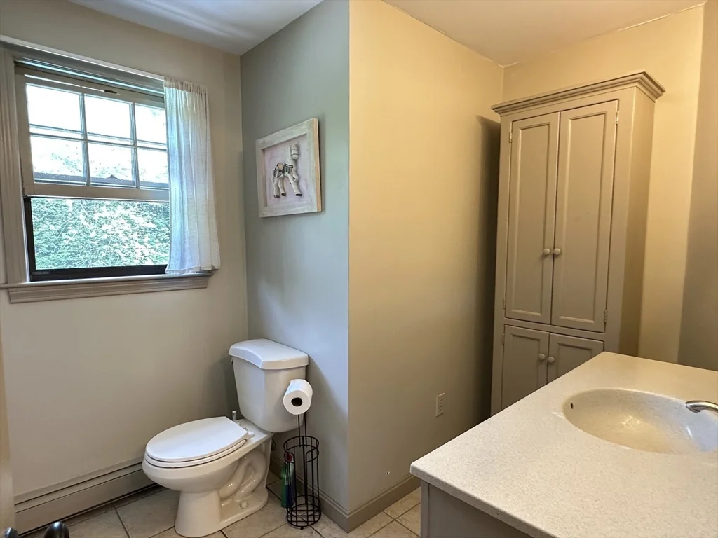 4 Chestnut St, Hopkinton