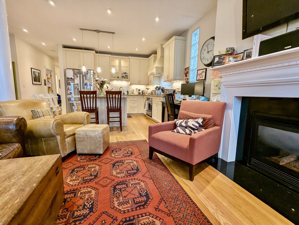 925 East Broadway, South Boston