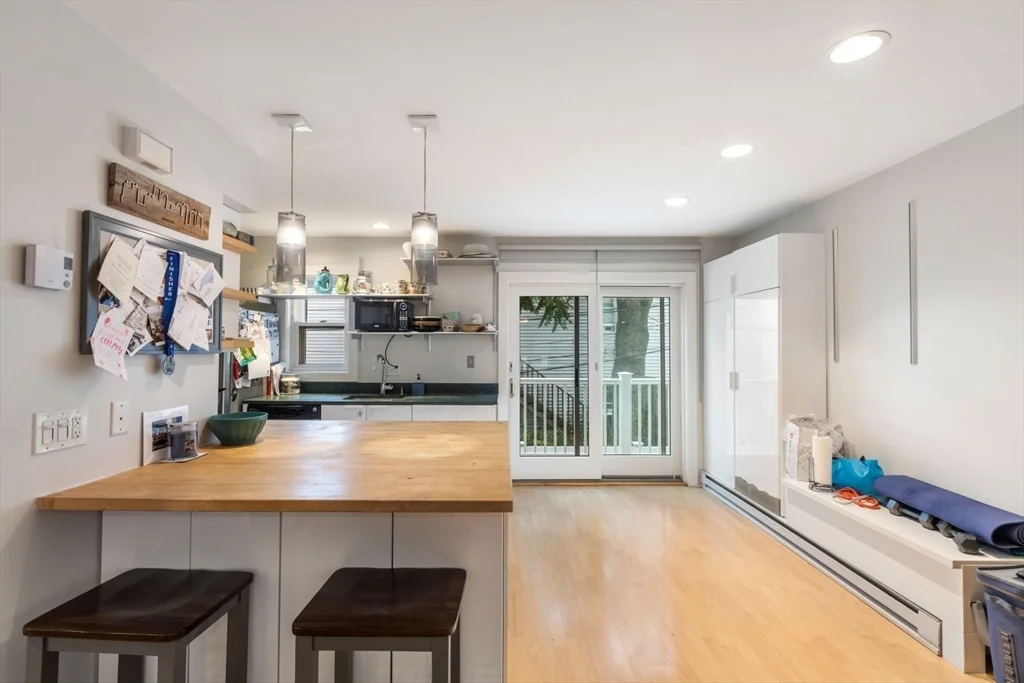 63 Bolton St, South Boston