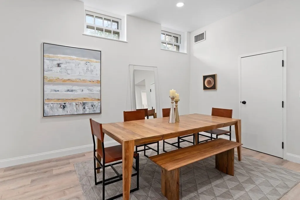 65 Glen Rd, Brookline Village