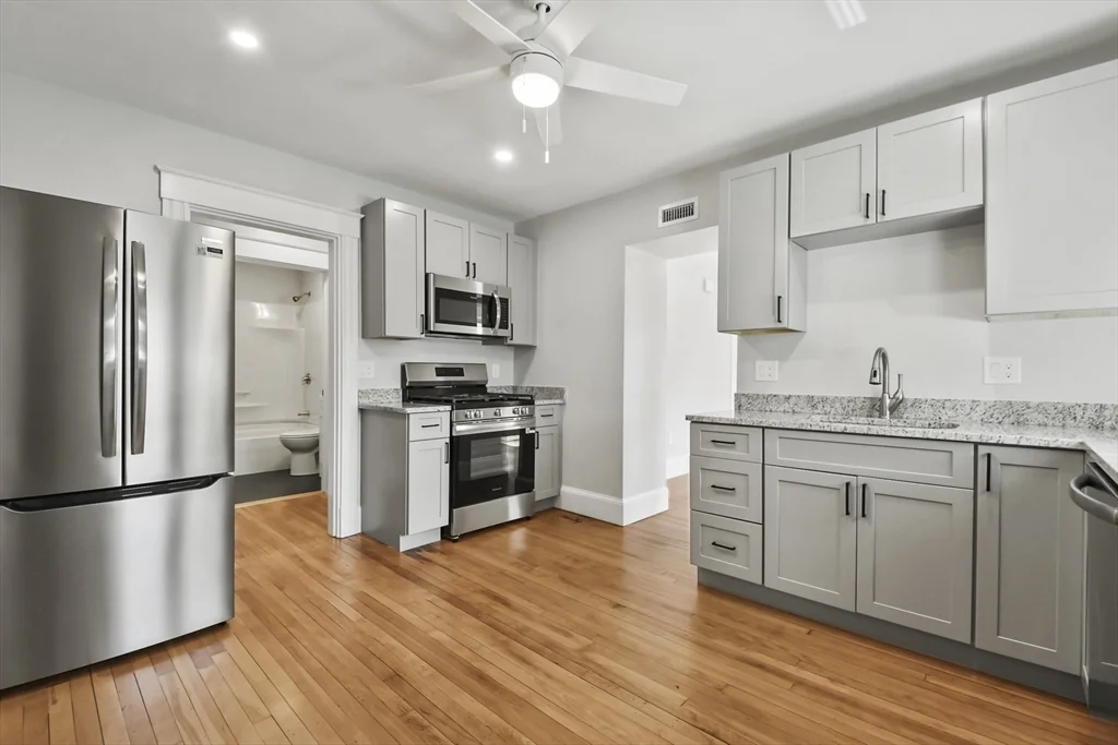 10 Cain Ave, Weymouth