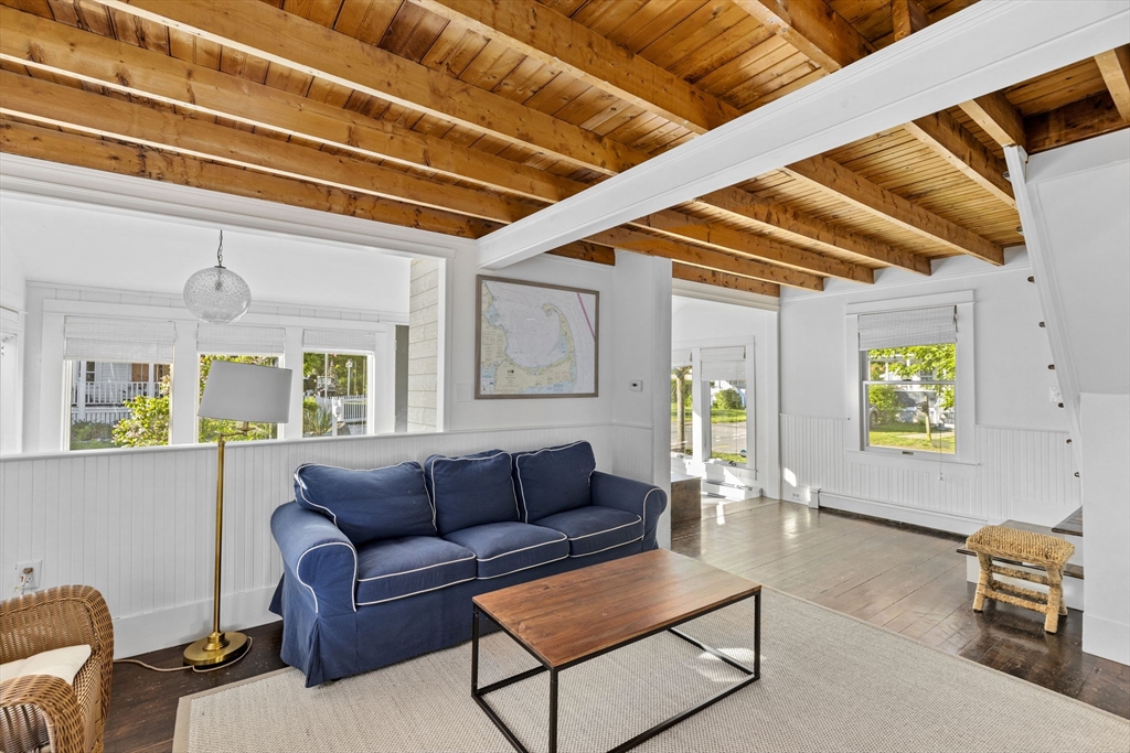 1 Winslow Ave, Scituate