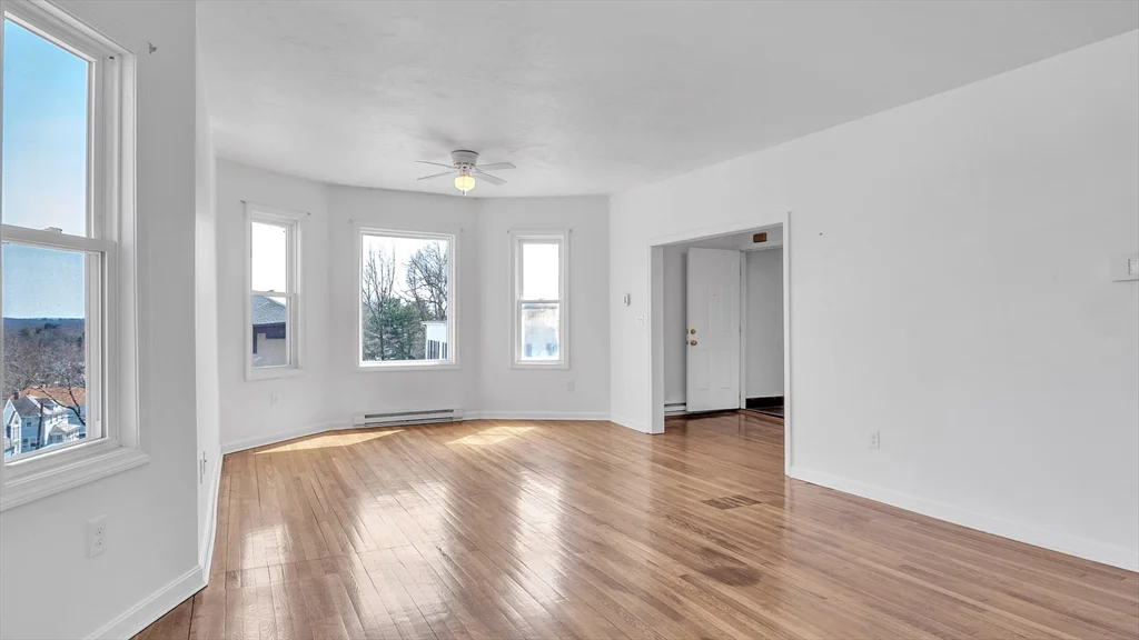 1442 Main St, Worcester