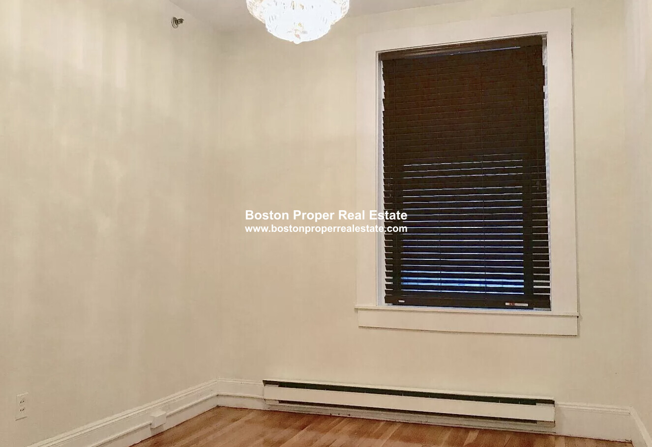 913 Boylston St, Back Bay