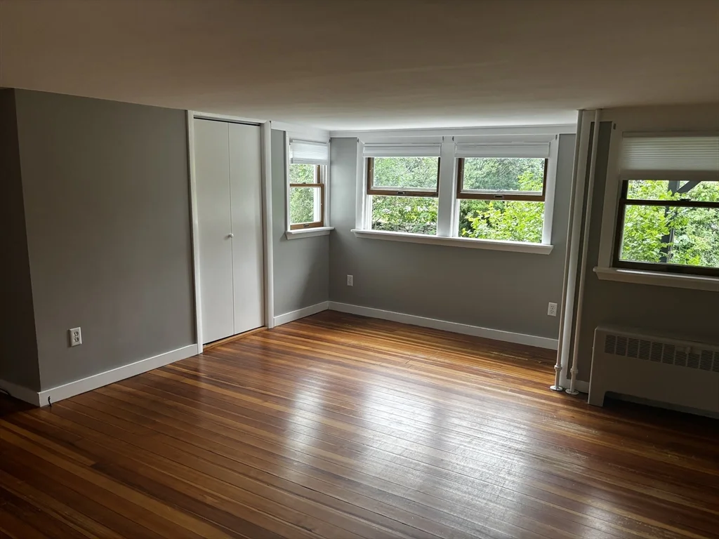 903 Prospect, Somerset
