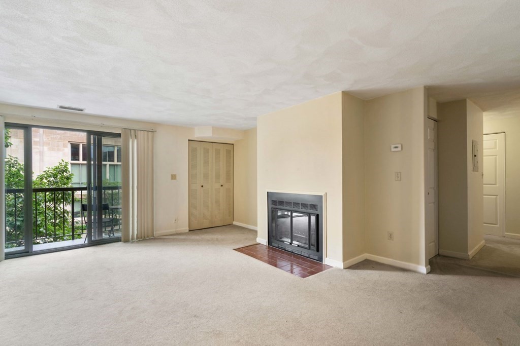 1600 Massachusetts Ave, Harvard Square