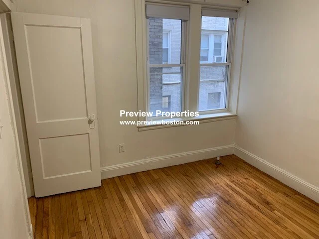 1175 Boylston St, Fenway