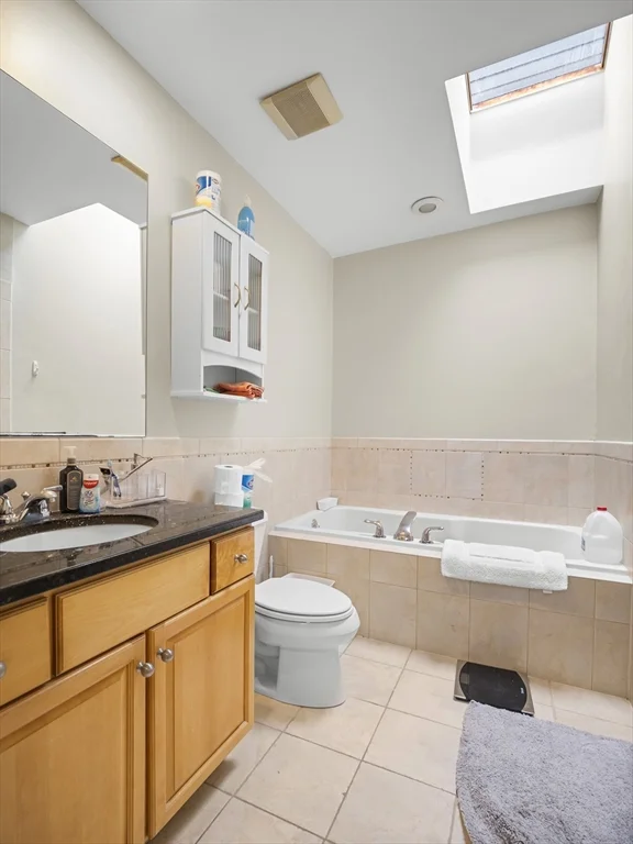 157 W 6th St, South Boston