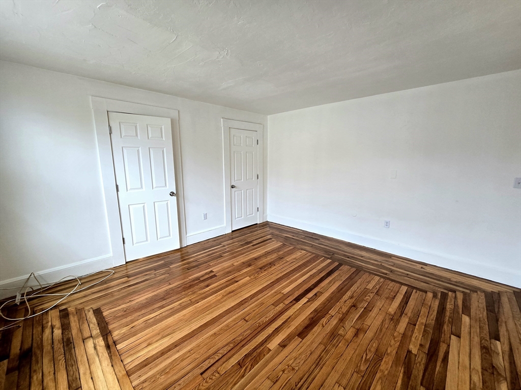 63 Stewart St, Quincy