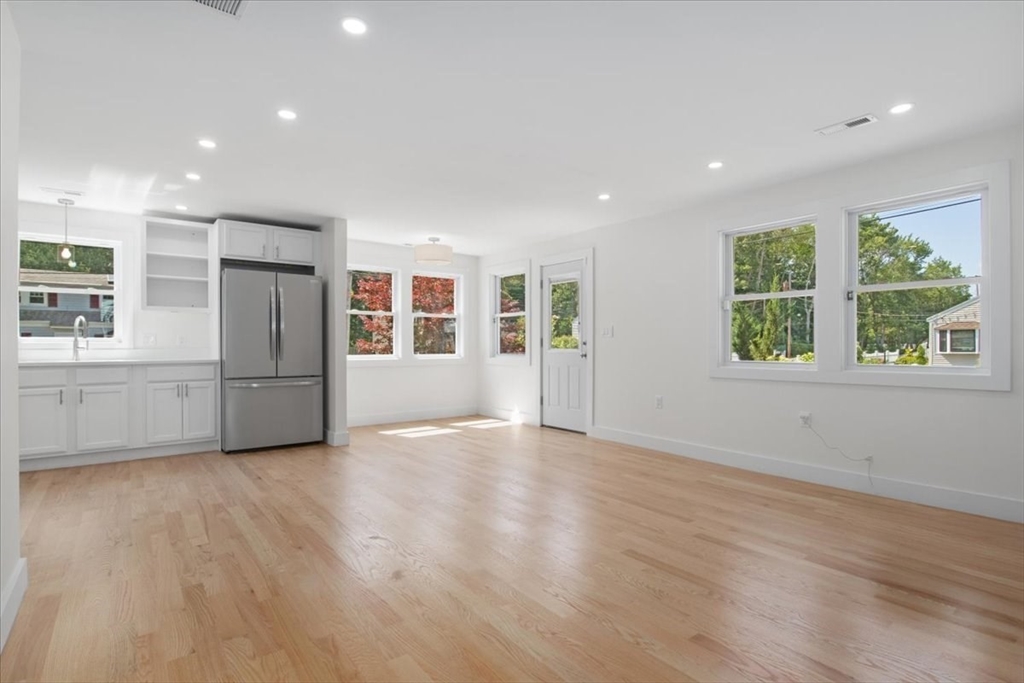 3 Cummings Cir, Randolph