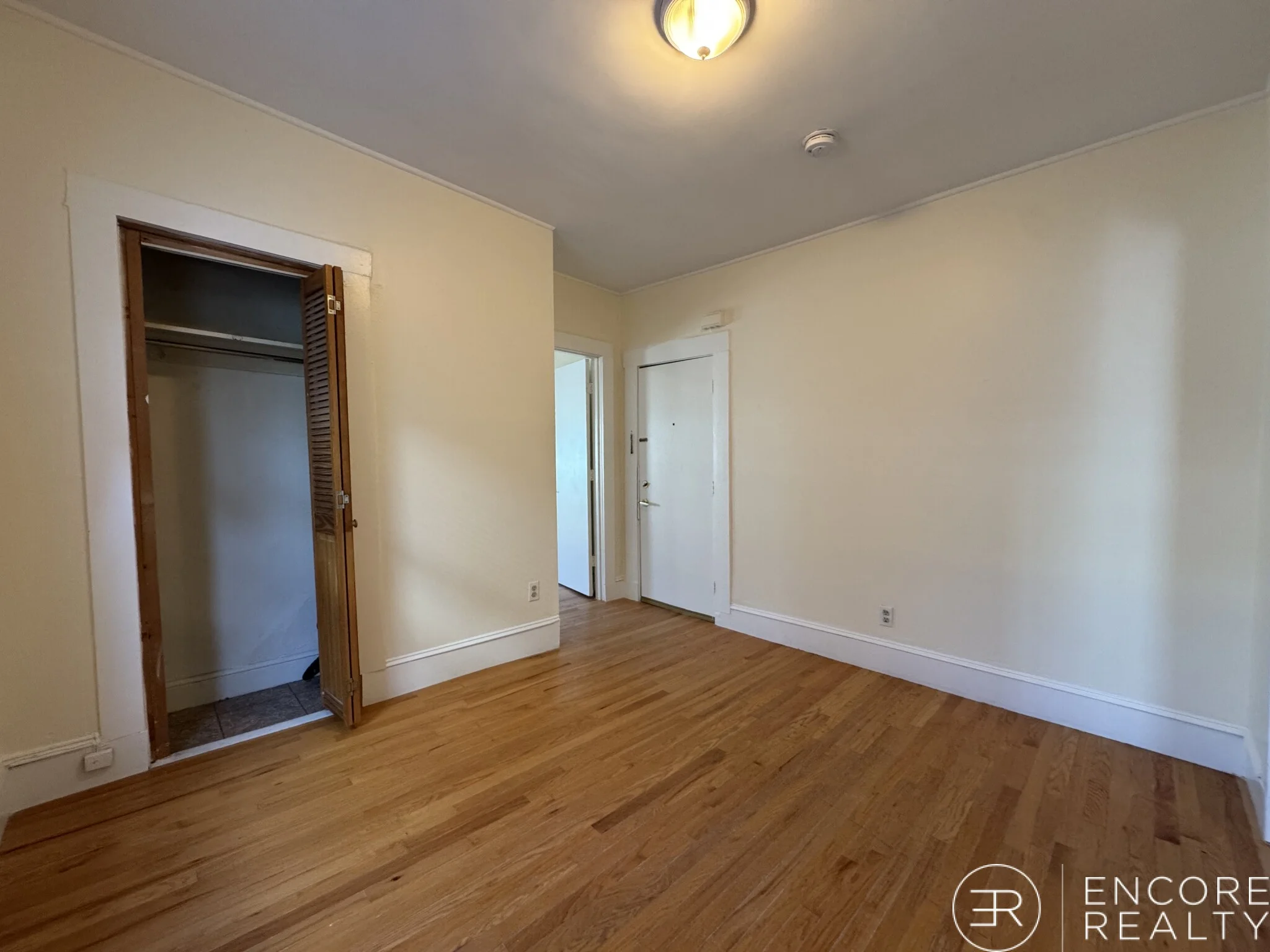 4 Watson St, Cambridgeport