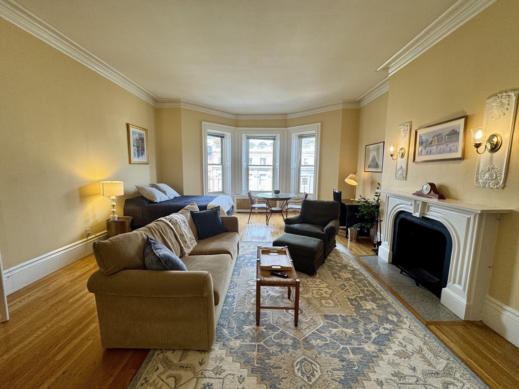 169 Beacon St, Back Bay