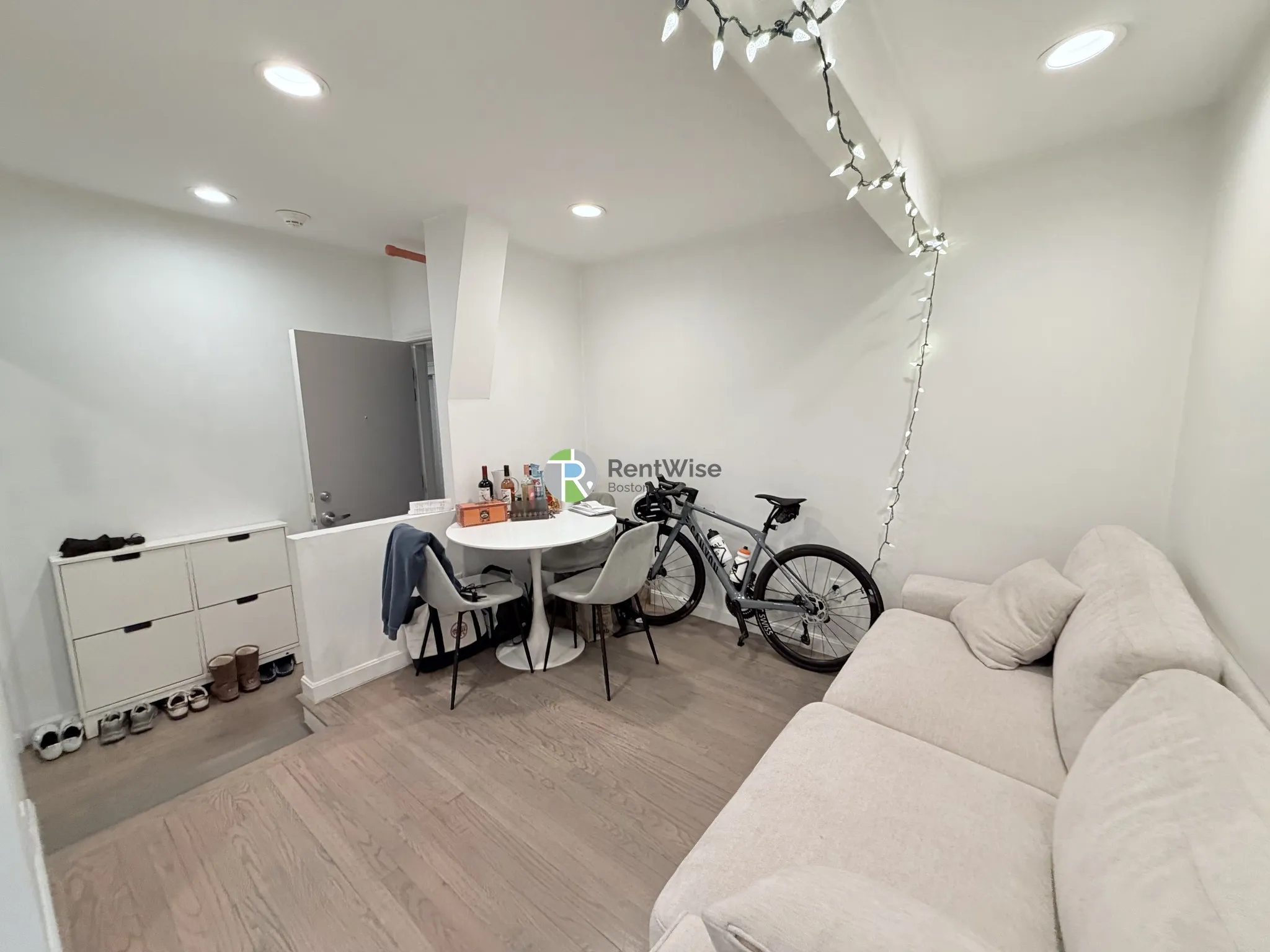19 Peterborough St, Fenway