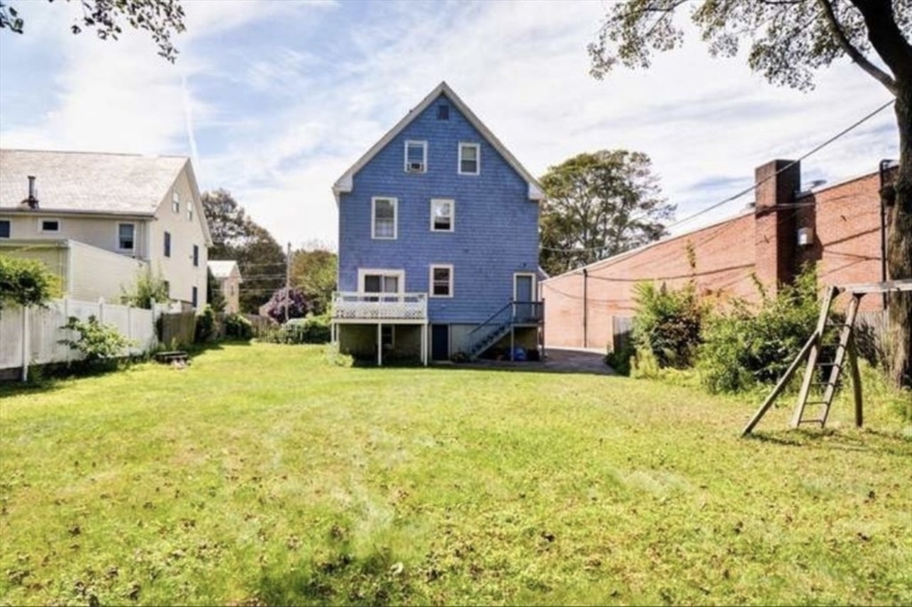 926 Walnut St, Newton Highlands