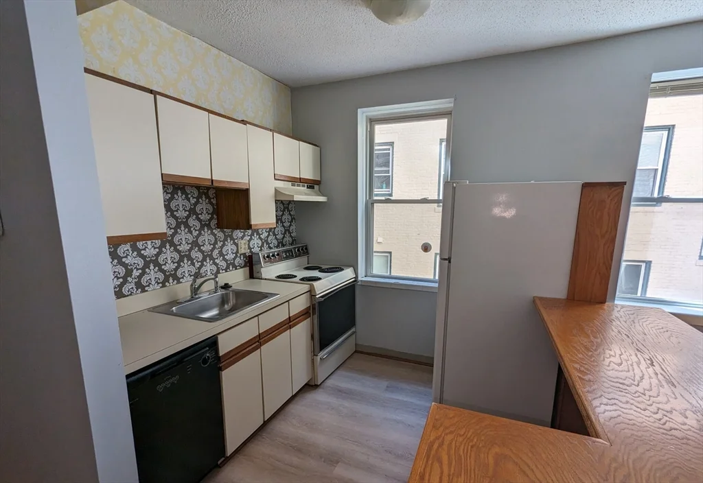 1415 Commonwealth Ave, Allston