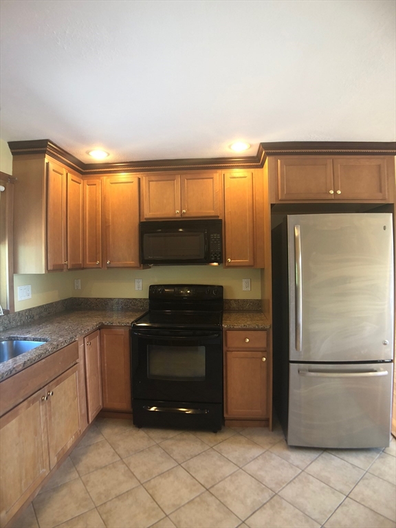 81 Lionel Ave, Waltham