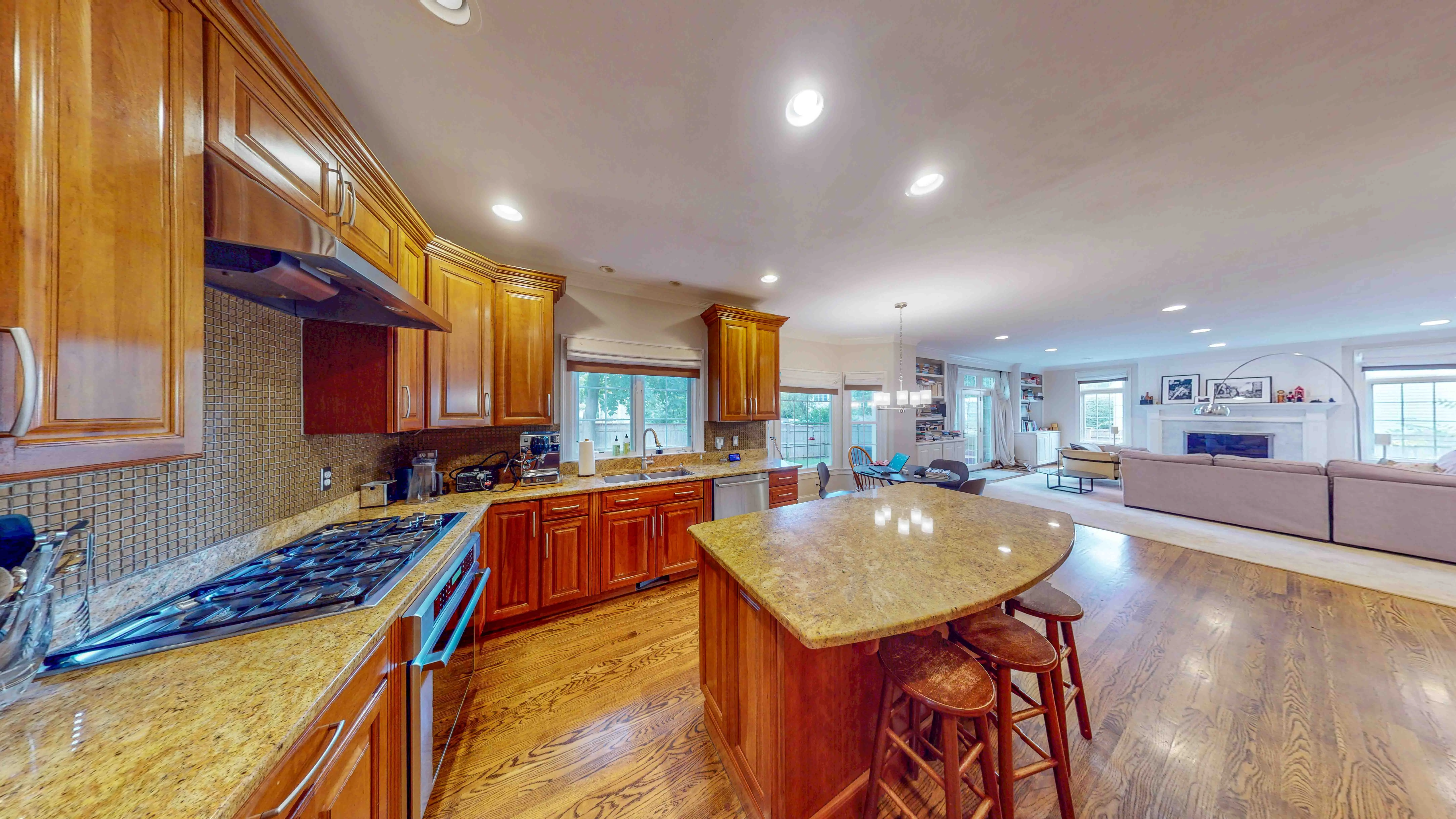 27 Mellon Rd, Wellesley