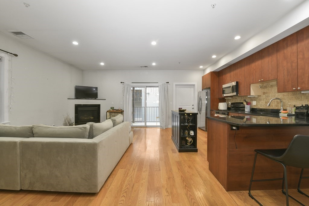 327 W Broadway, South Boston