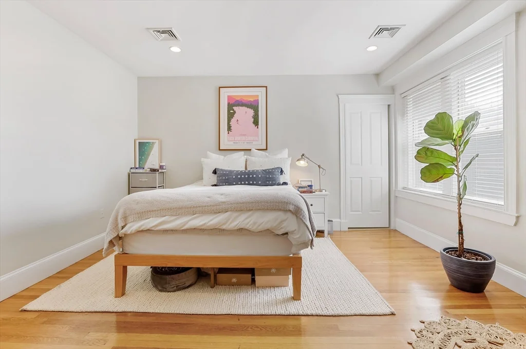 130 Myrtle St, Beacon Hill