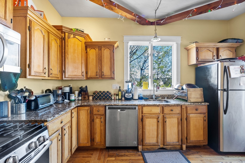 18 Gaston St, Roxbury