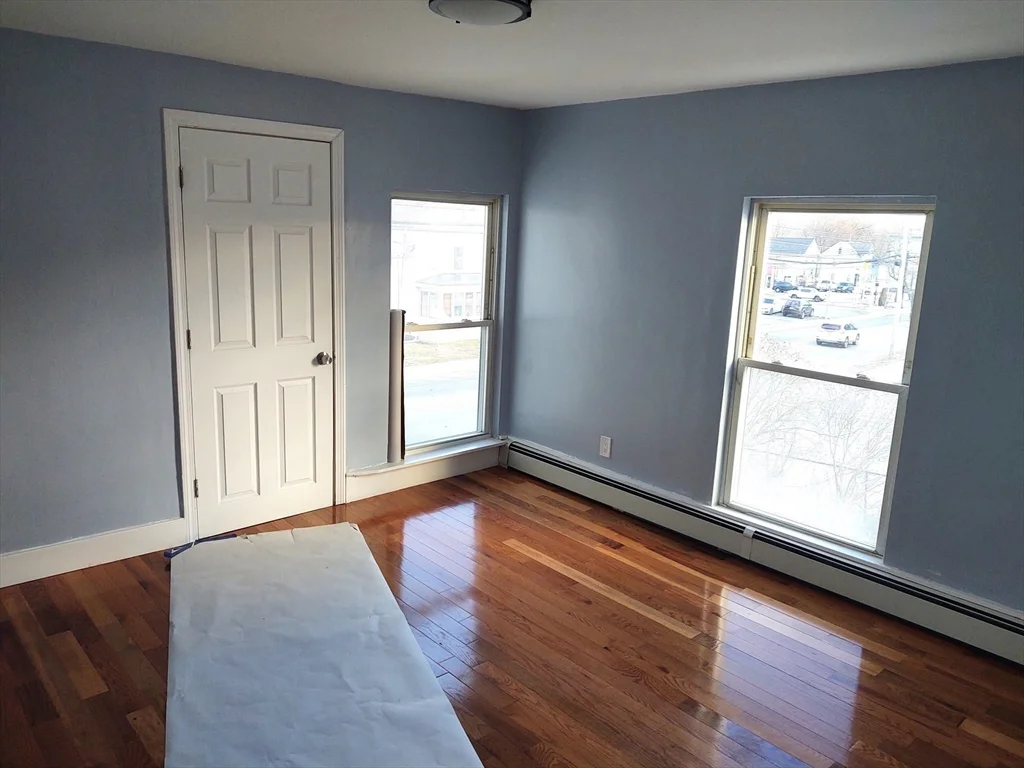 96 Pleasant St, Marlborough