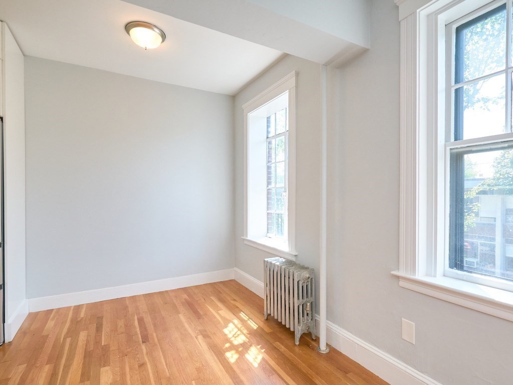 42 Linnaean St, Neighborhood Nine