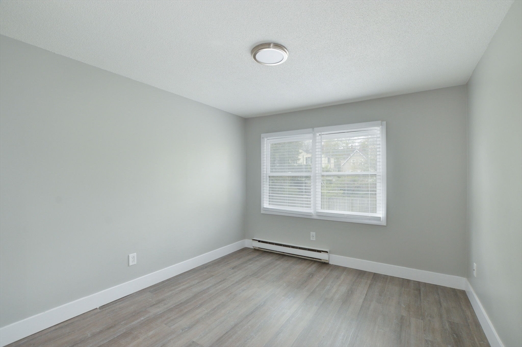 1049 Pleasant St, New Bedford