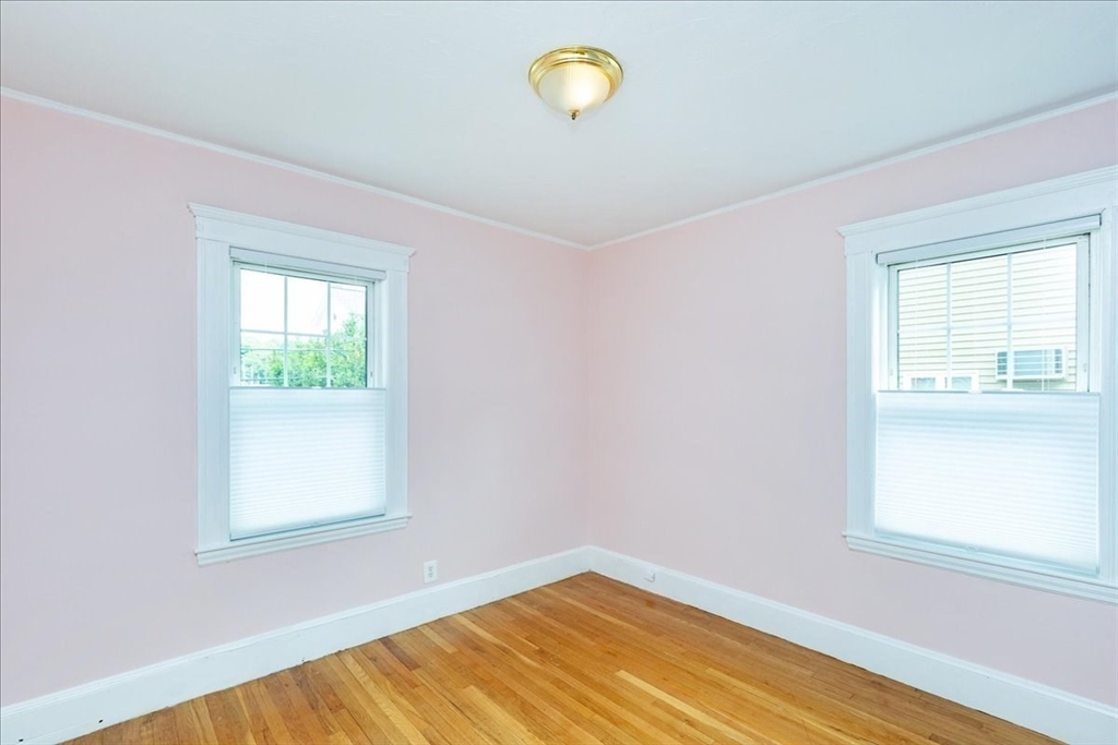 31 Iona St, Roslindale