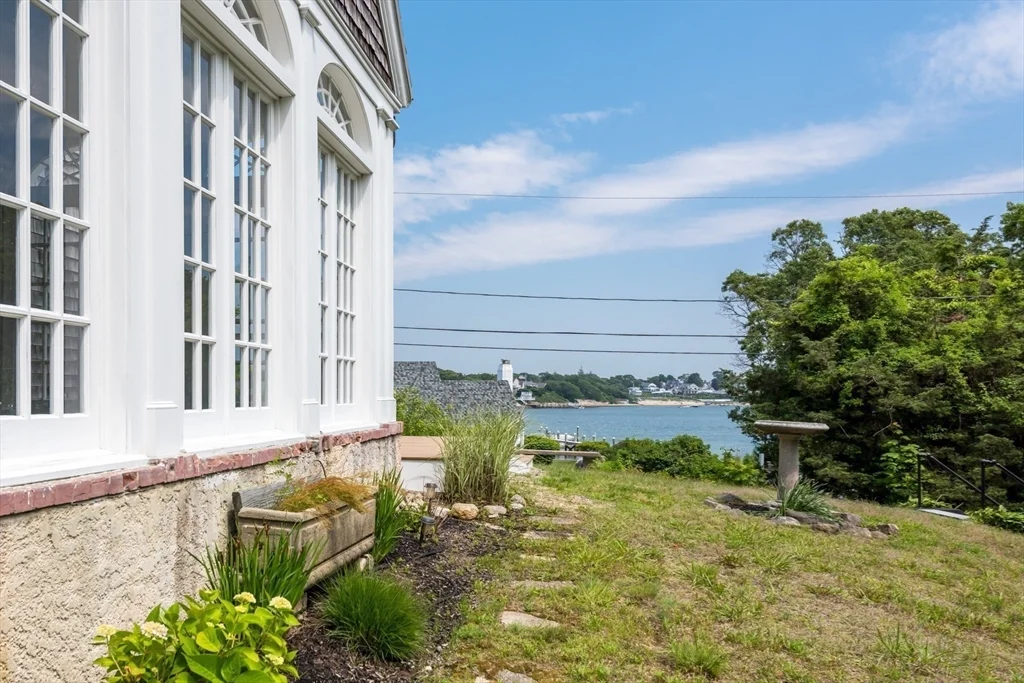 16 Jefferson Shores Rd, Cohasset Narrows