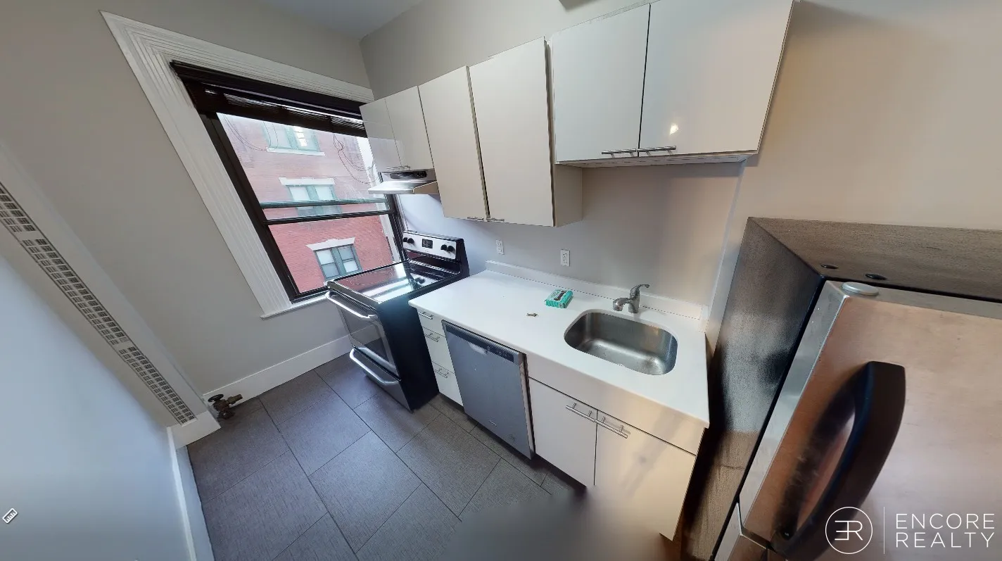 9 Sewall Ave, Coolidge Corner