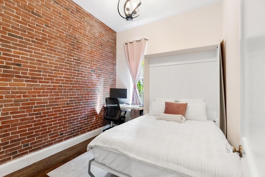 565 Massachusetts Ave, South End